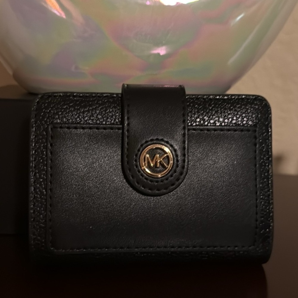 Michael Kors MK Charm Small Tab Compact Pocket Wallet
